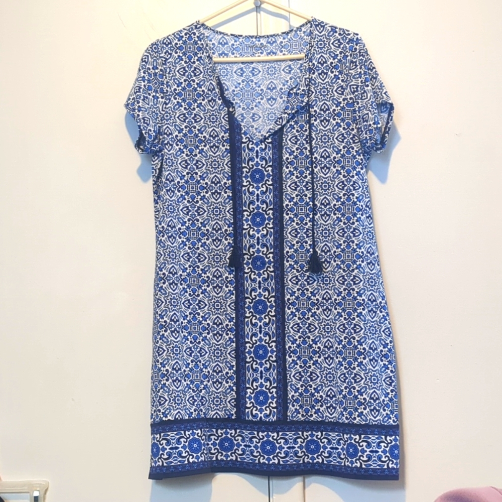 LANDS END Shift Dress Sz M 10 12 Short Sleeve Blue White Flower design tassel